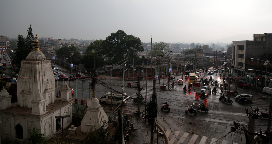 काठमाडौंमा चट्याङ्सहित वर्षा, अन्धकार उपत्यका 